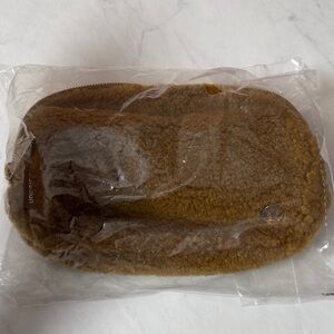 lululemon athletica Caramel brown  Fleece belt  Bag (Sherpa) NWT